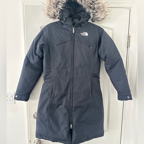 The North Face Women's Arctic Parka in dark navy blue. S/P - Picture 7 of 8